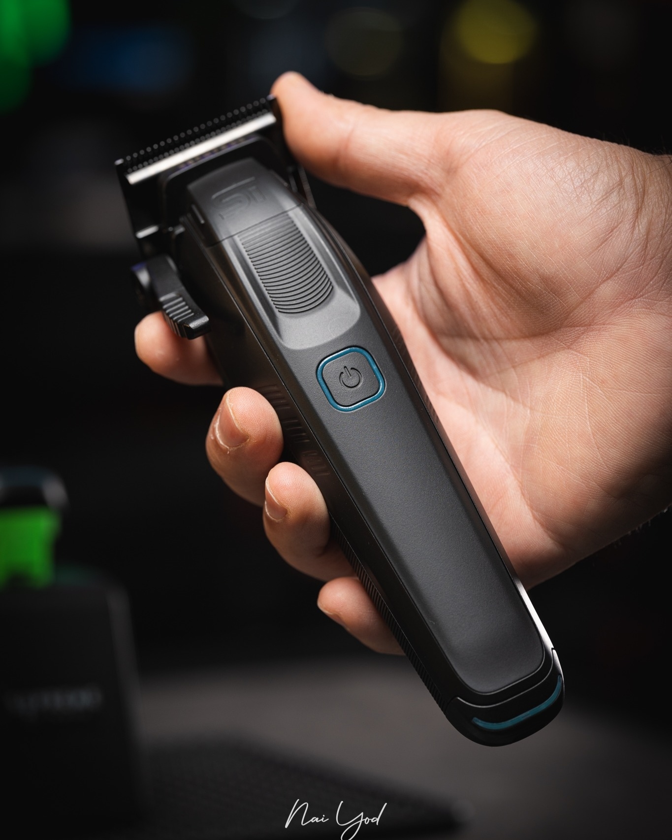 Tông Đơ Supreme Trimmer Recharge Black Faper – Pin Rời, Motor Brushless